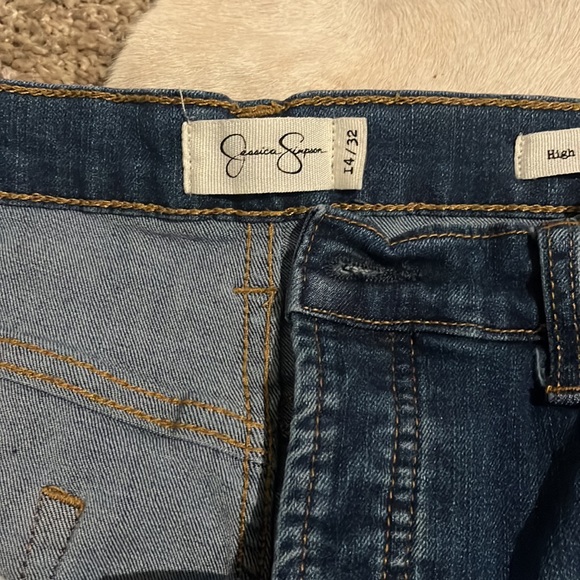 Jessica Simpson jean shorts size 14/32 - Picture 2 of 2